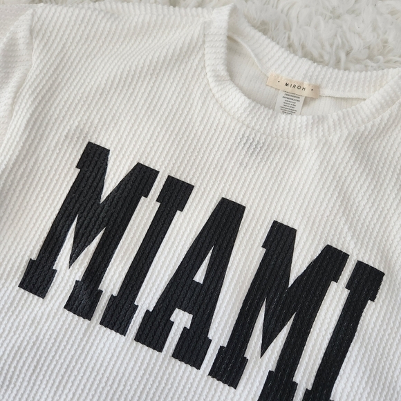 MIROH Textured Ribbed Crop Top. Size Large. New. - Picture 2 of 7